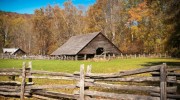 country-homestead-land-fence